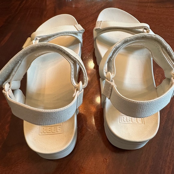 REEF Cushion Rem Hi in Vintage. Gently Used, Great Condition. - Picture 4 of 8